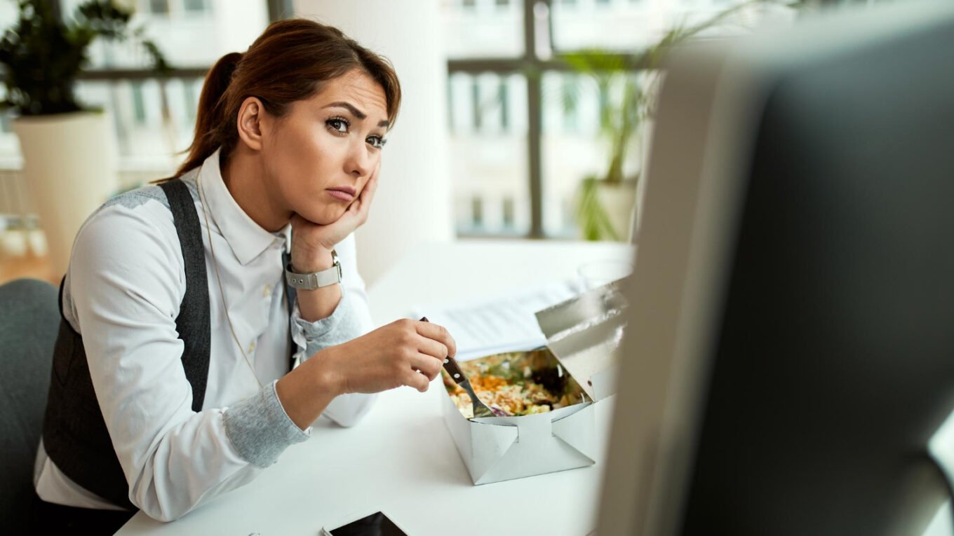 Erros comuns ao implementar um sistema de gestão em restaurantes (e como evitá-los)